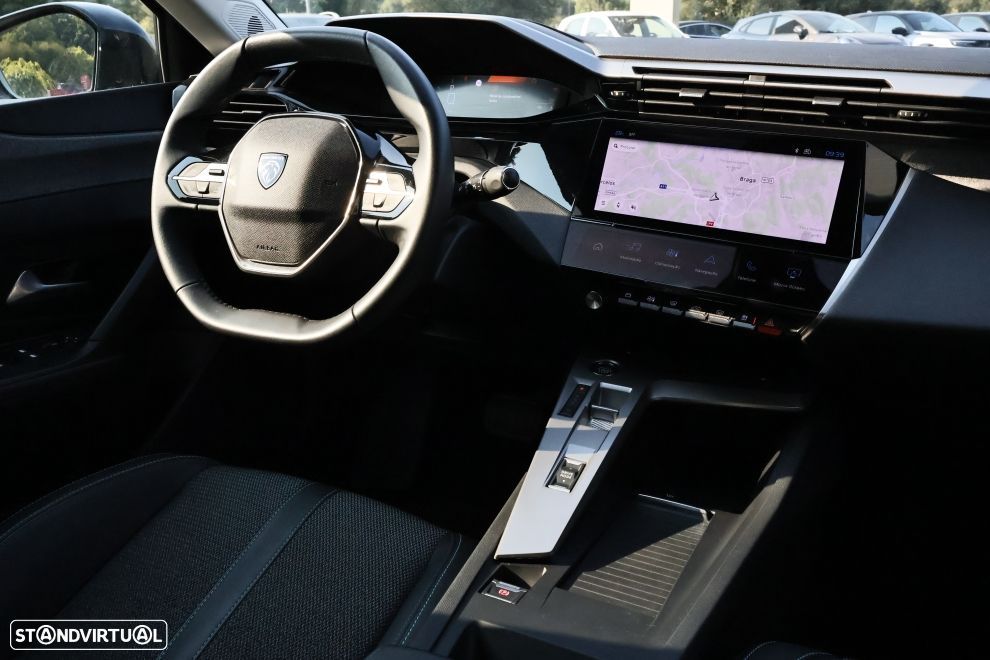 Peugeot 408 1.2 Hybrid Allure e-DCS6 - 12