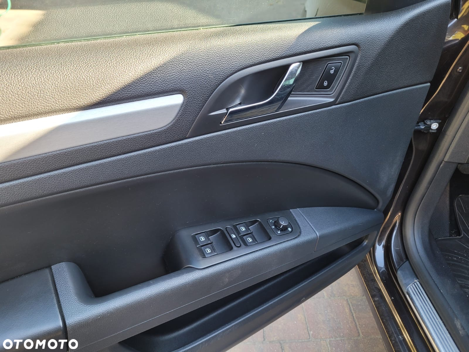 Skoda Superb 2.0 TDI DSG Elegance - 25