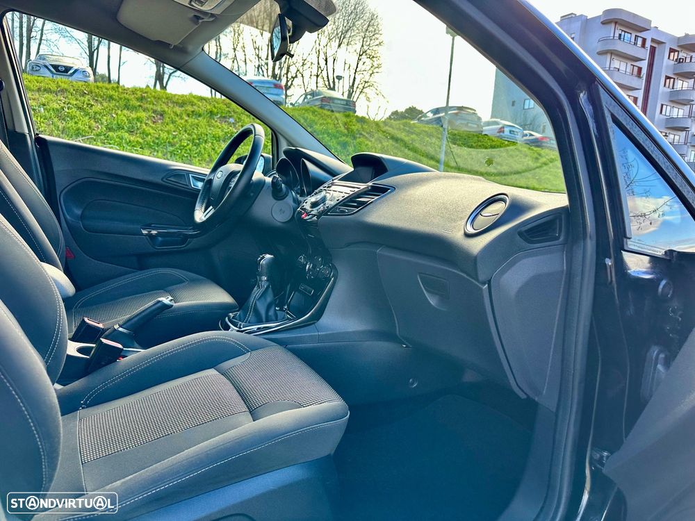 Ford Fiesta 1.5 TDCi Titanium - 34