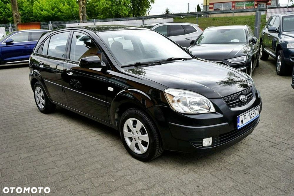 Kia Rio - 8