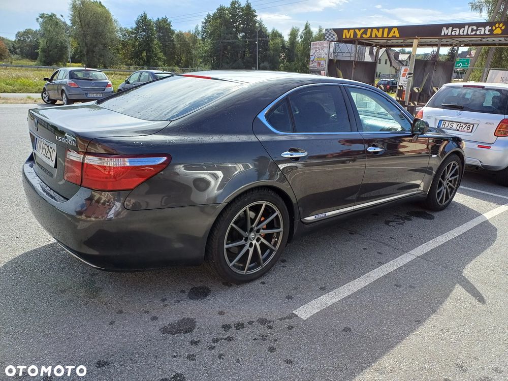 Lexus LS - 20