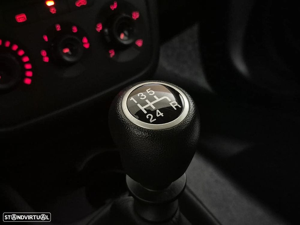 Fiat Punto 1.2 Lounge S&S - 18