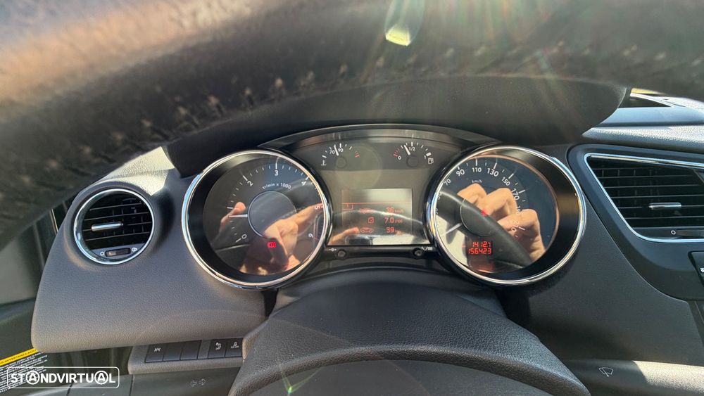 Peugeot 5008 1.6 HDi 7L Allure J17 - 30