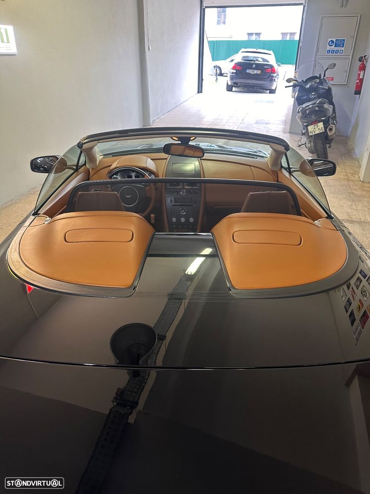 Aston Martin Vantage Roadster - 8