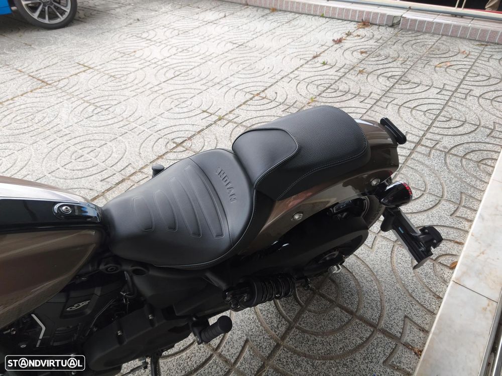 Indian Scout Bobber Limited Tech - 13
