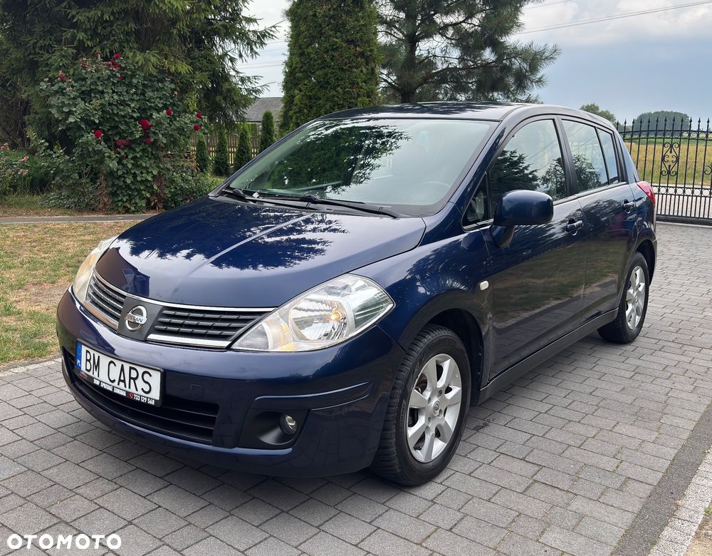 Nissan Tiida - 1