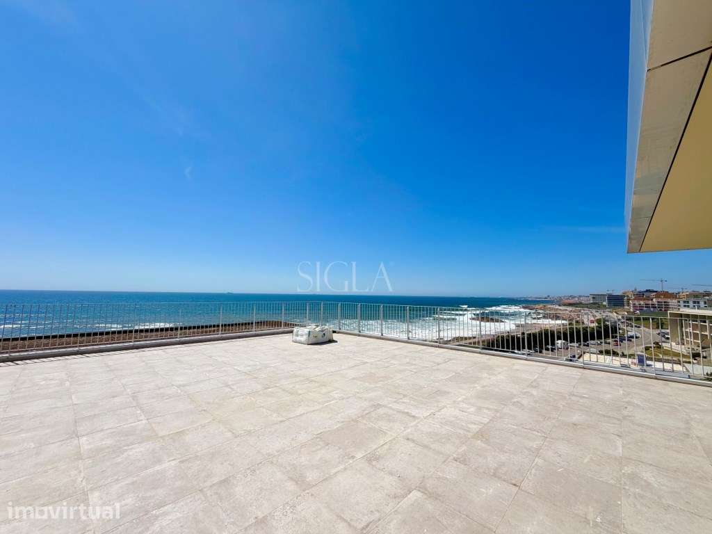T4 Duplex em Primeira Linha de Mar