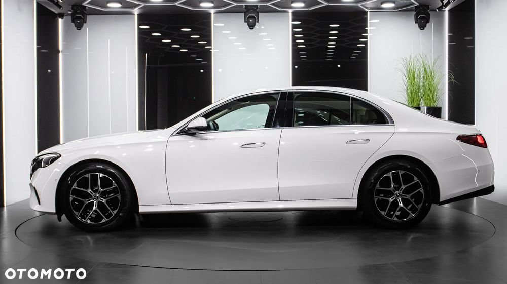 Mercedes-Benz Klasa E 200 mHEV 4-Matic AMG 9G-Tronic - 4
