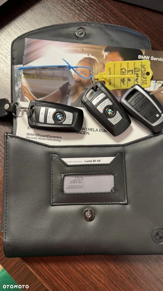 BMW Seria 5 520d xDrive Touring - 9