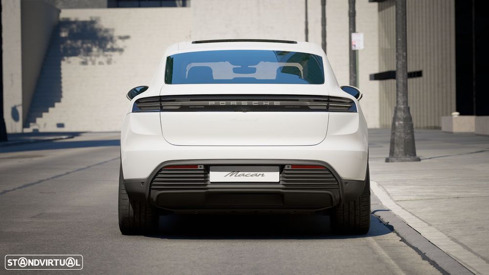 Porsche Macan Electric 4 - 6