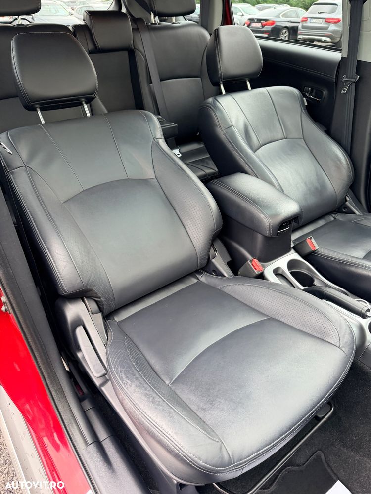 Mitsubishi Outlander 2.2 DI-D 4WD TC-SST Intense - 26
