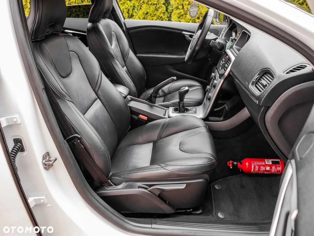 Volvo V40 T2 Inscription - 14