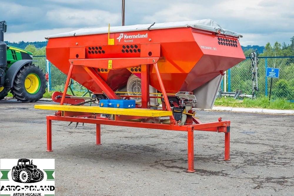 Kverneland KVERNELAND OPTIMA - 12 X 75 + ZBIORNIK NA NAWÓZAWÓZ - 2