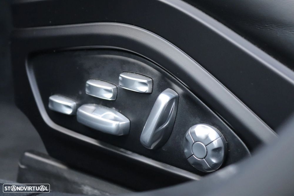 Porsche Panamera Sport Turismo 4 E-Hybrid - 13