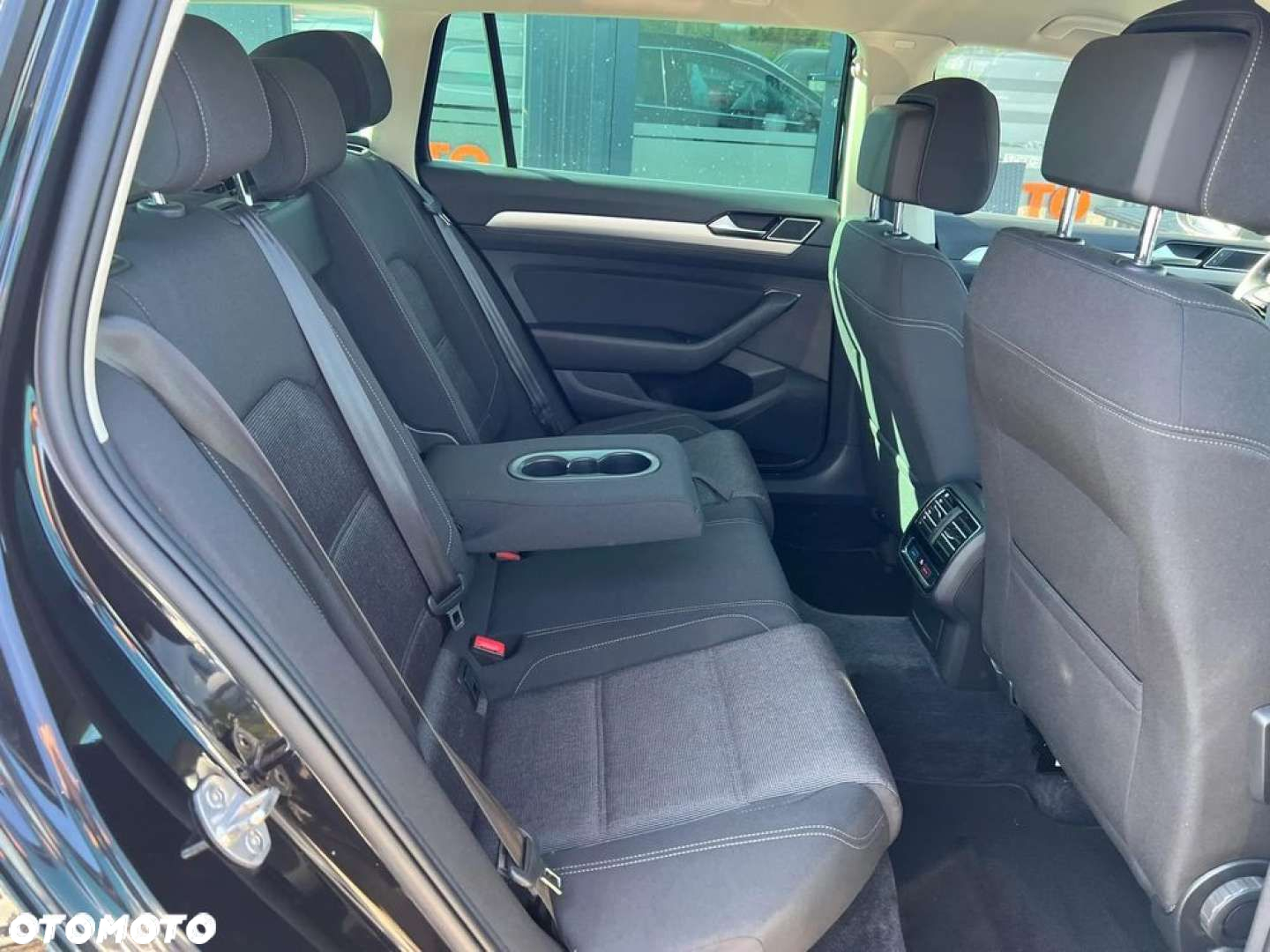 Volkswagen Passat - 9