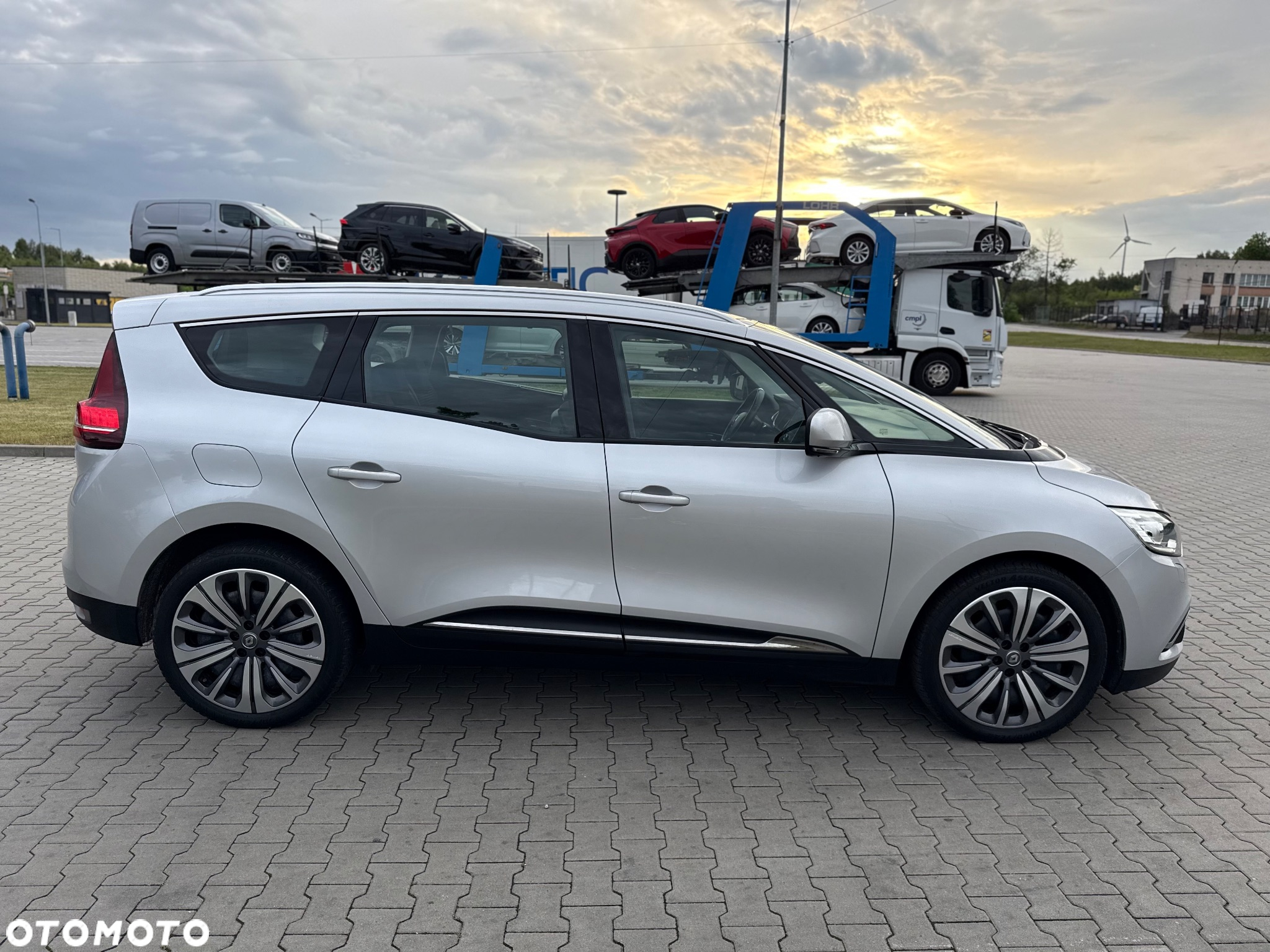 Renault Grand Scenic ENERGY dCi 110 INTENS - 8