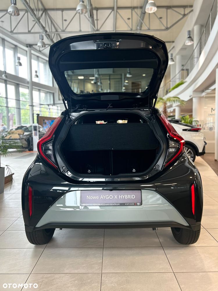 Toyota Aygo X Hybrid 1.5 Style e-CVT - 8