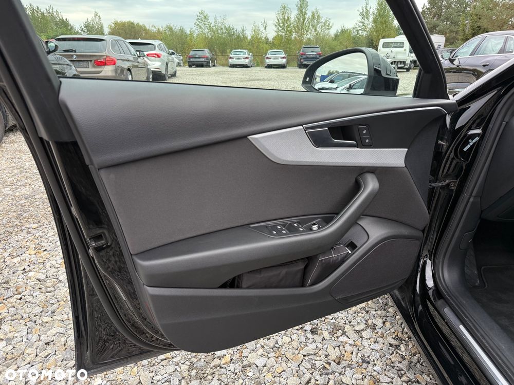 Audi A4 Avant null - 11