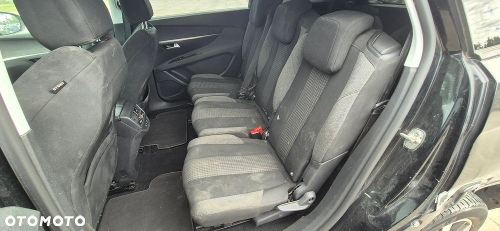 Peugeot 5008 1.2 PureTech Allure S&S EAT8 - 31