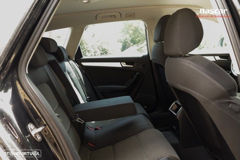 Audi A4 Avant 2.0 TDI Business Line Sport - 23