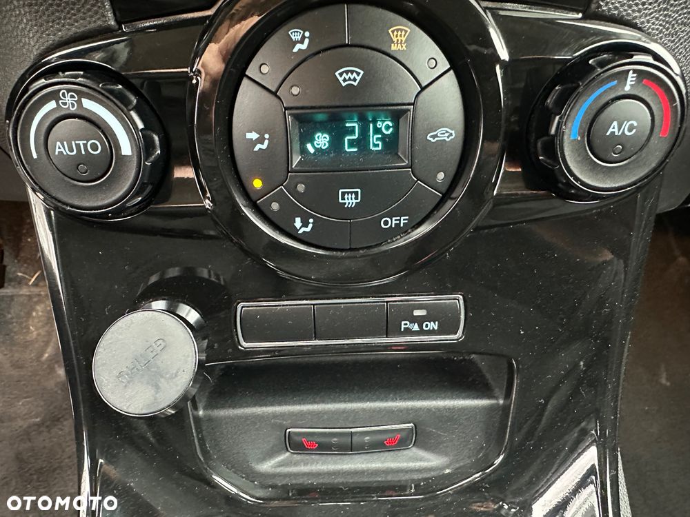 Ford Fiesta 1.0 EcoBoost SYNC Edition - 10