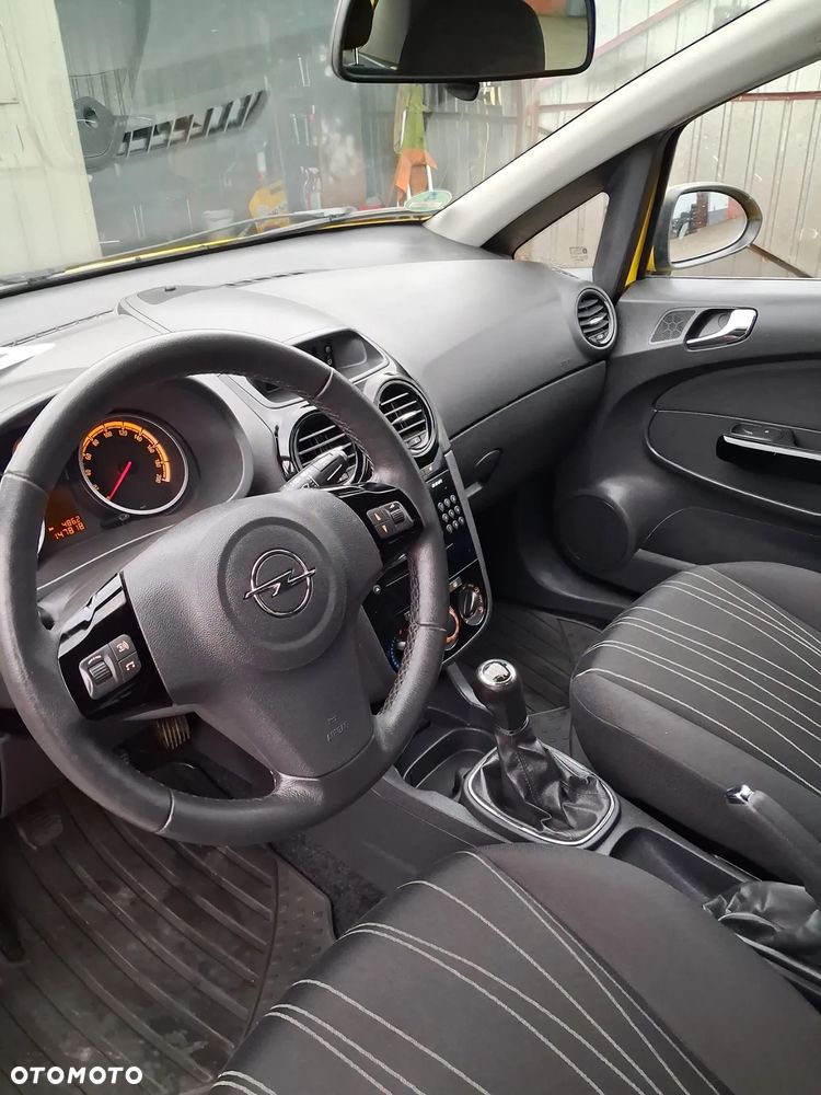 Opel Corsa - 12