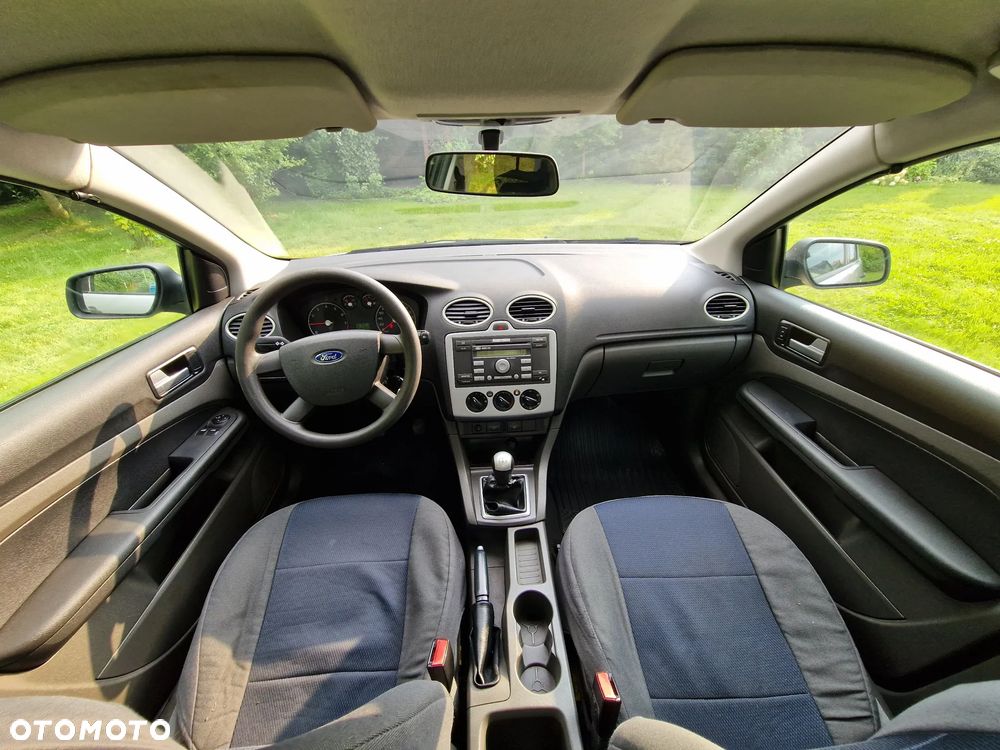 Ford Focus 1.6 Ambiente - 28
