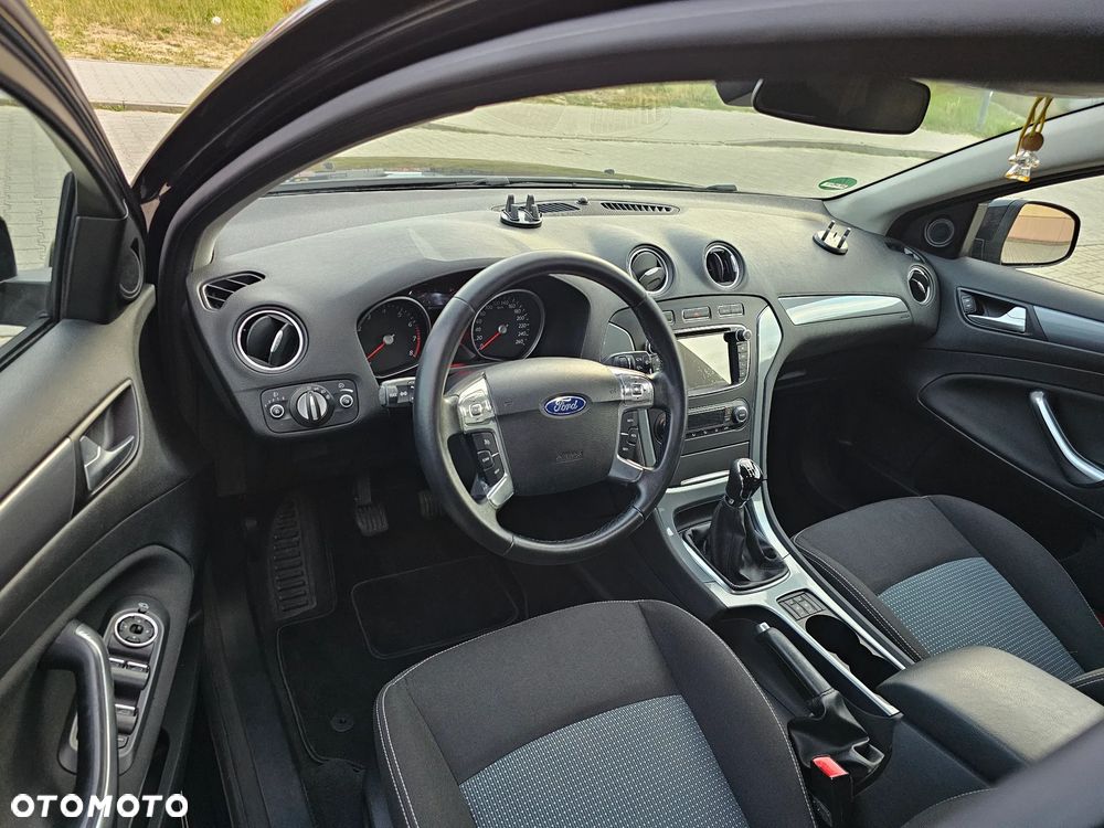 Ford Mondeo 2.0 Trend / Trend+ - 13