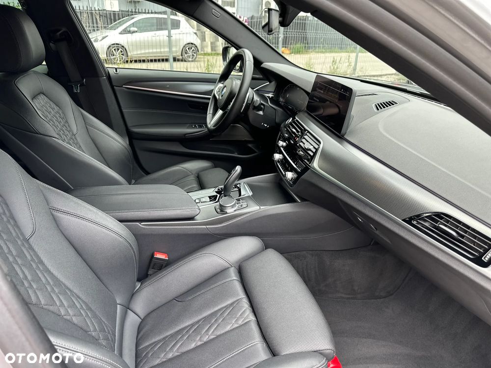 BMW Seria 5 520d xDrive - 15