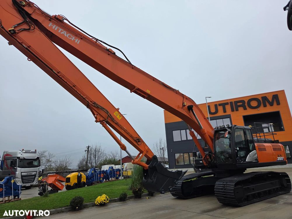 Hitachi BRATE LUNGI la 22m, cupa 1mc, 39 tone, HITACH ZX350LC-6, 2019, 7.452h, Consum mediu 21l/h, camera spate si laterale, Inst hydr pe brate, Cupa taluz, Lant 80% ok, Contragreutate, 284CP, posibilitate leasing, STARE FOARTE BUNA-PROMOTIE 179.900 EUR+Tva - 22