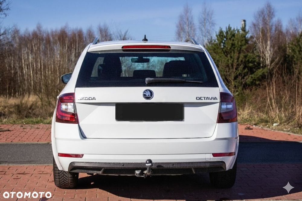 Skoda Octavia 1.6 TDI DSG Clever - 8