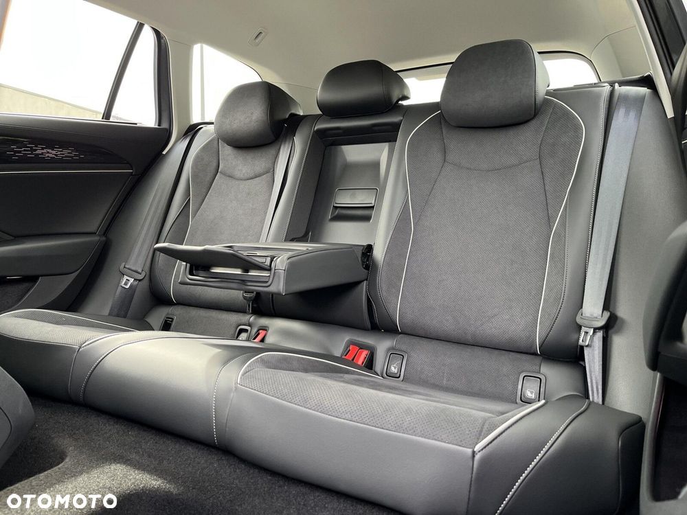 Volkswagen Passat - 16