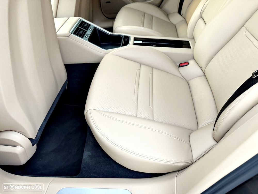 Porsche Panamera 4 E-Hybrid Platinum Edition - 26