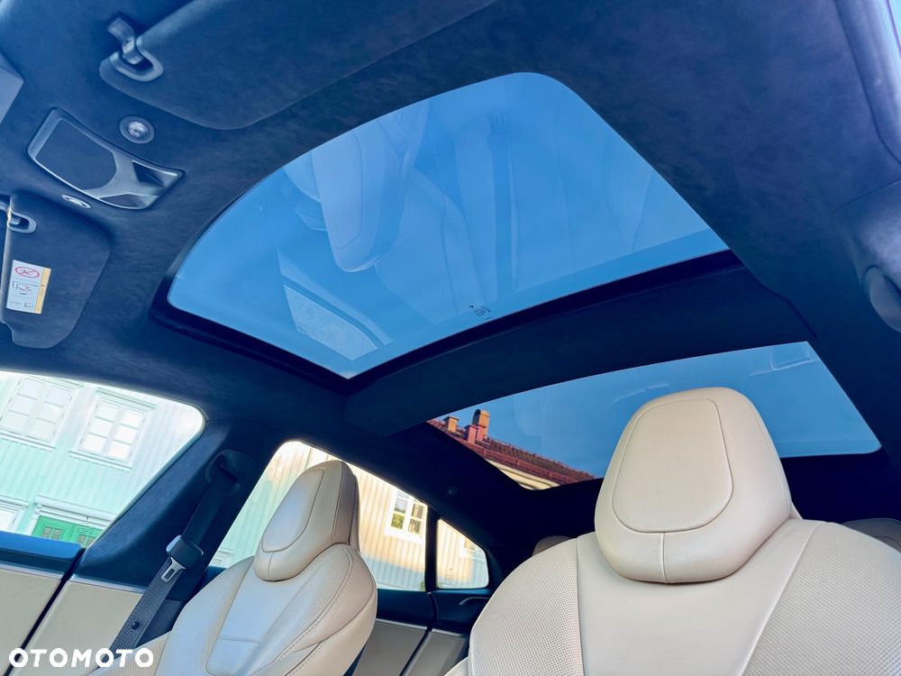 Tesla Model S - 19