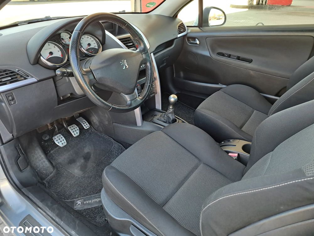 Peugeot 207 CC - 12