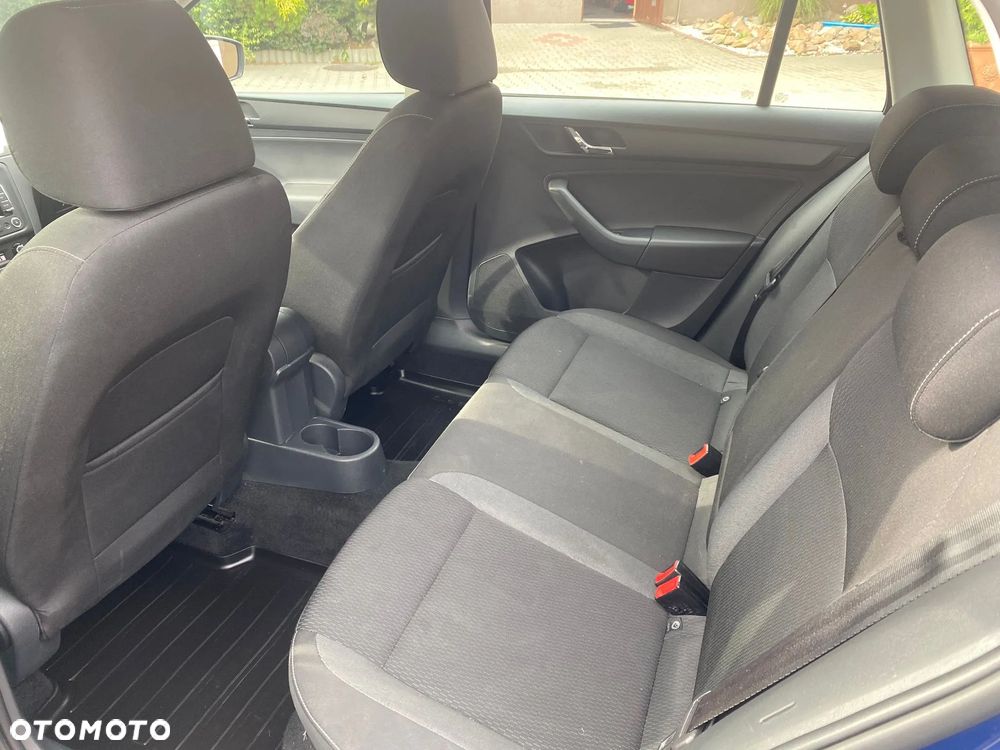 Skoda RAPID 1.6 TDI DPF Ambition - 6