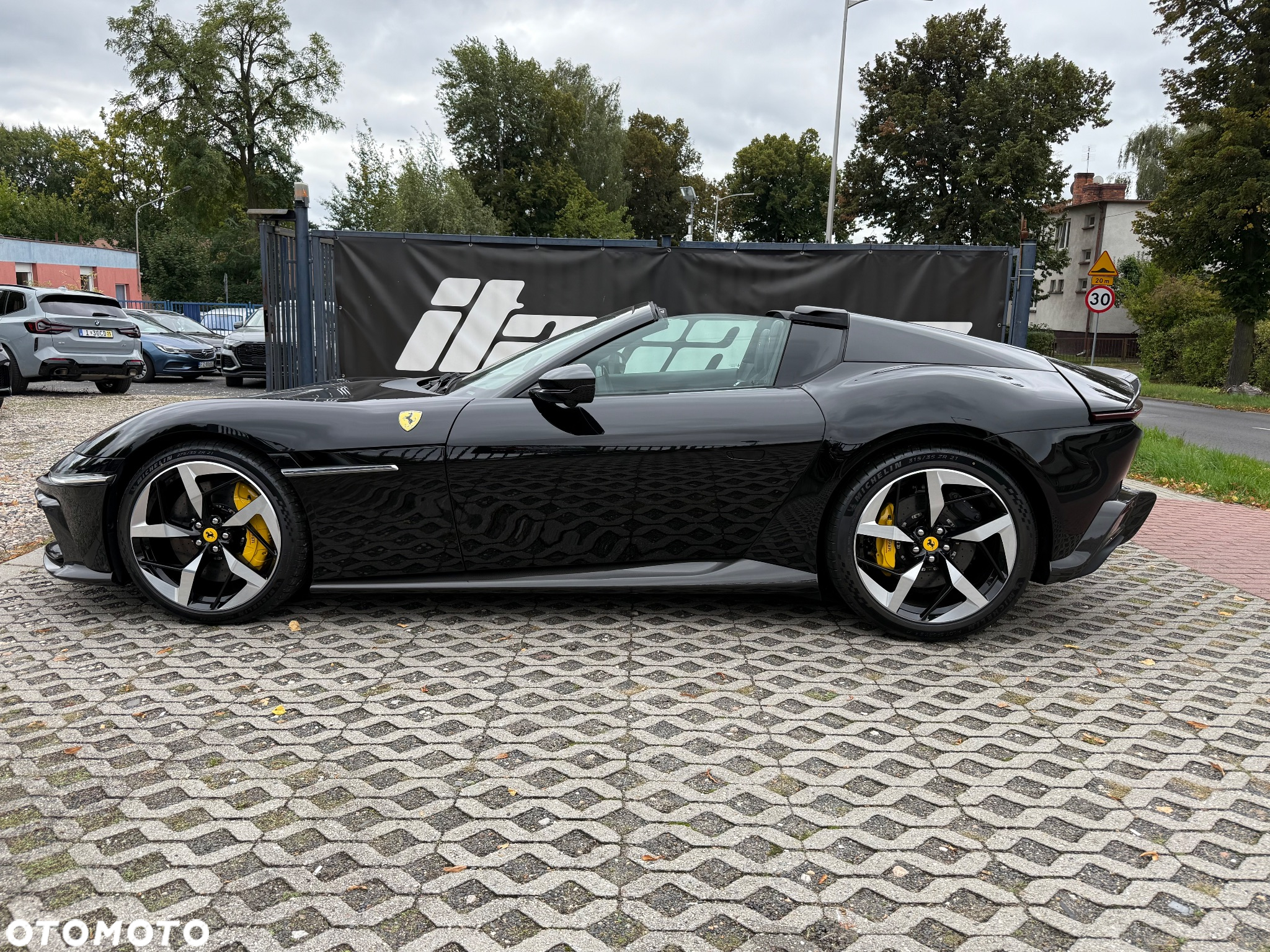 Ferrari 12Cilindri - 11