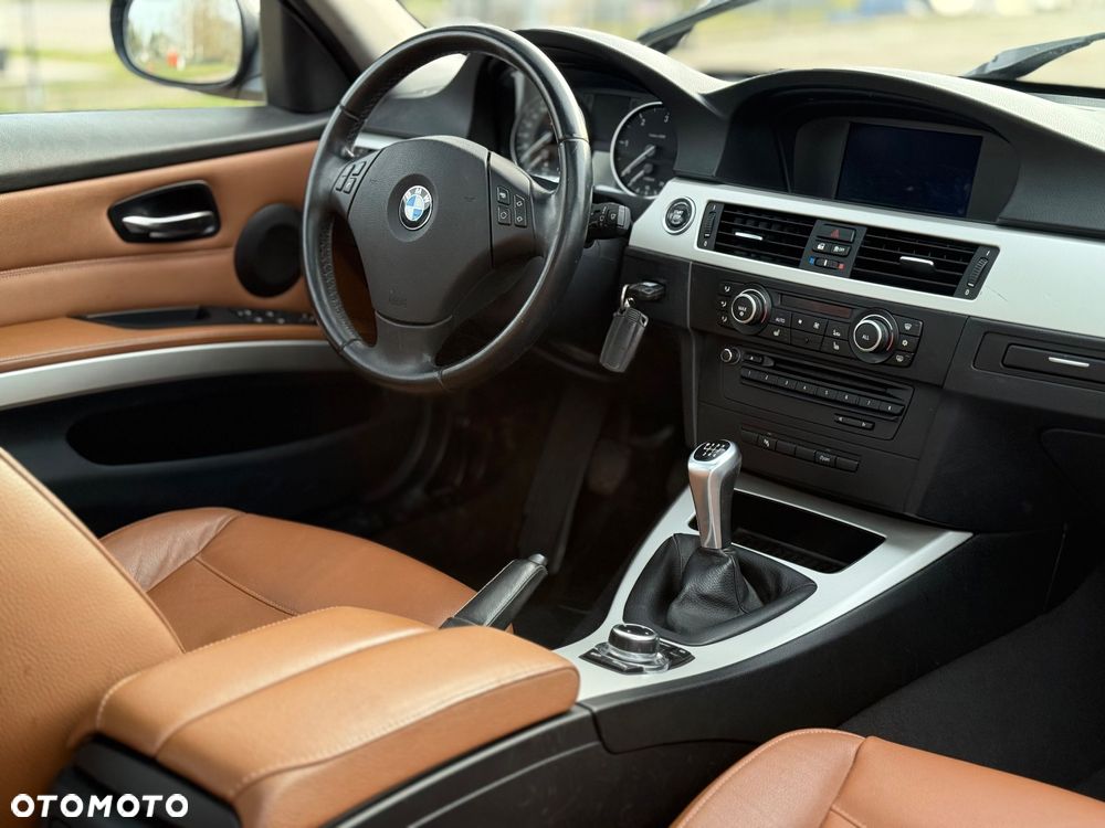 BMW Seria 3 318d DPF - 31