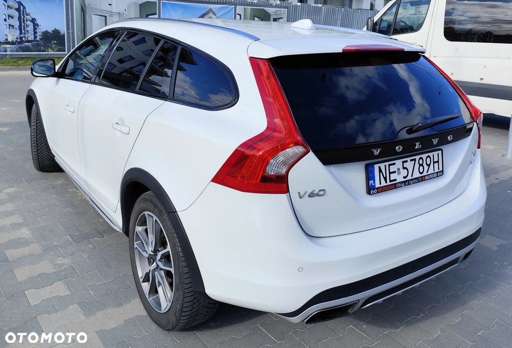 Volvo V60 Cross Country T5 AWD Momentum - 5