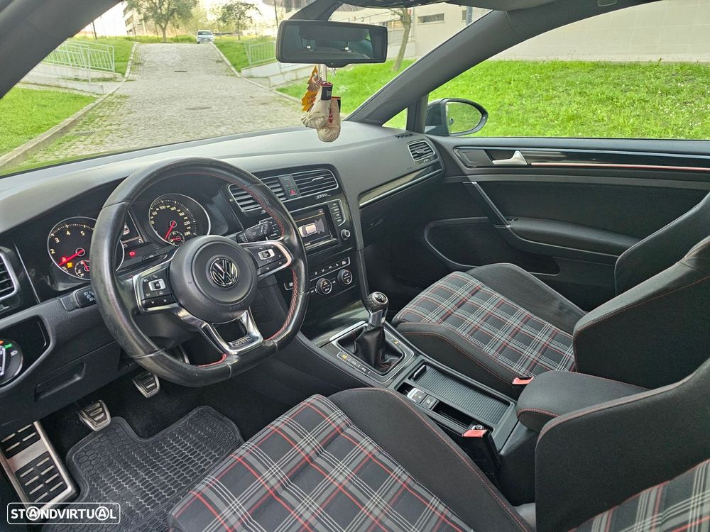 VW Golf 2.0 TSi GTi - 10