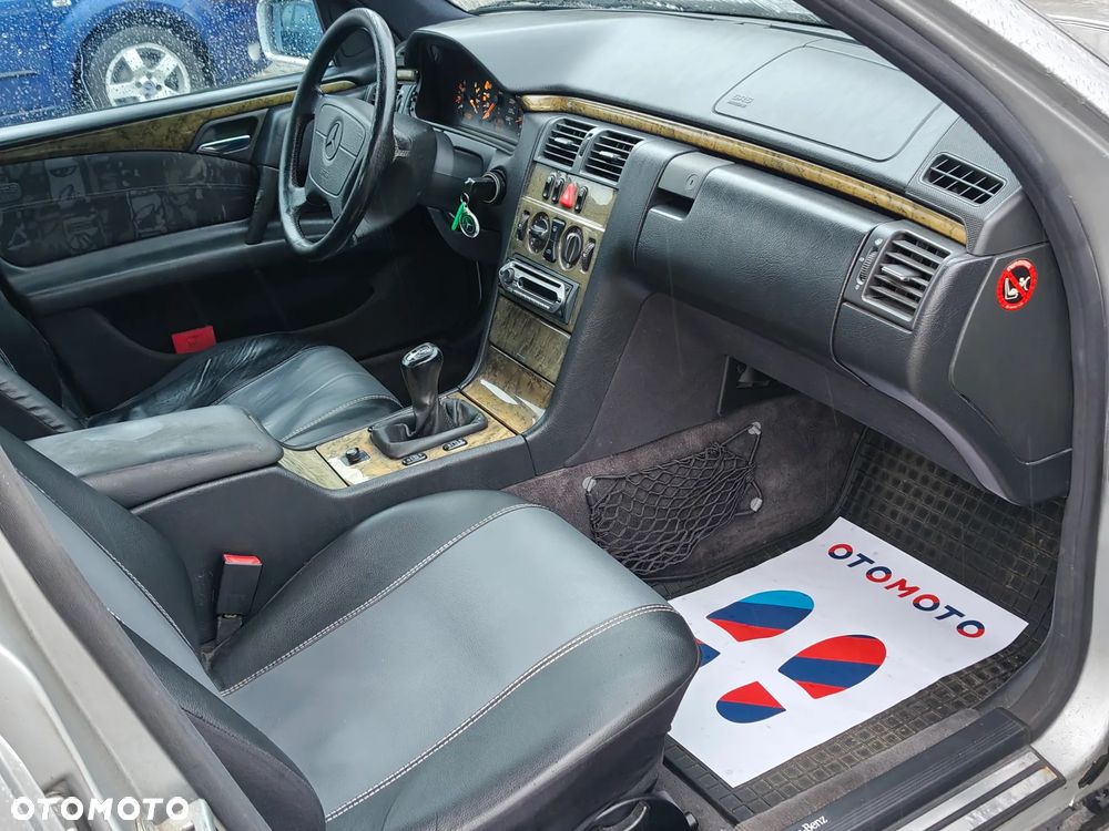 Mercedes-Benz Klasa E - 11