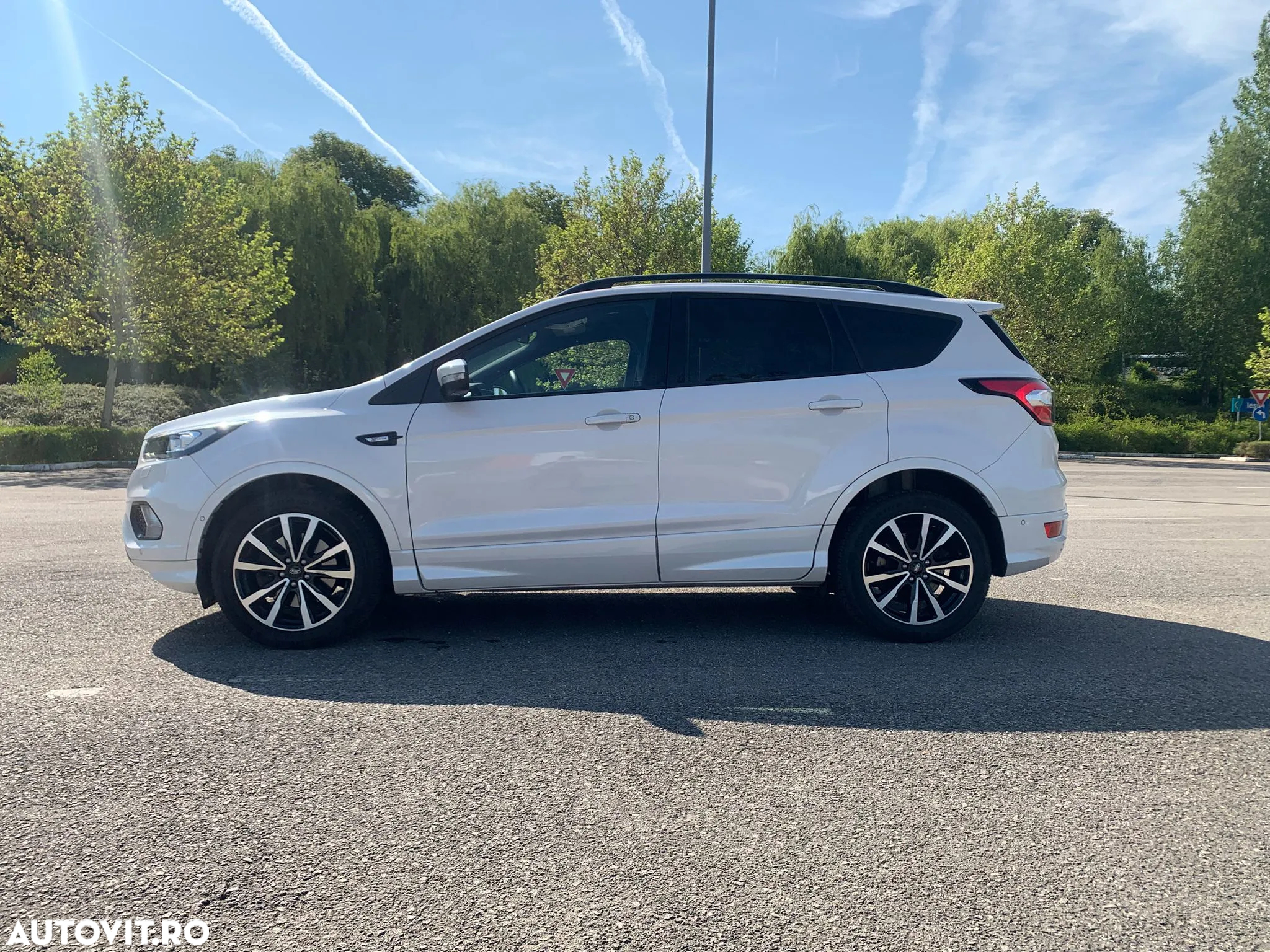 Ford Kuga 1.5 EcoBoost 4x4 Aut. ST-Line - 3