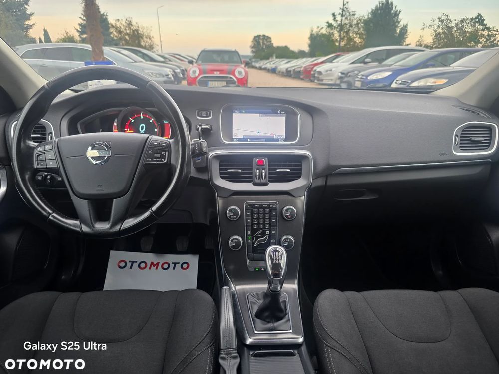 Volvo V40 D2 Momentum - 34