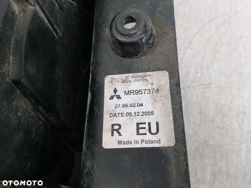 LAMPA TYLNA PRAWA MITSUBISHI COLT VI MR957374 HATCHBACK - 8