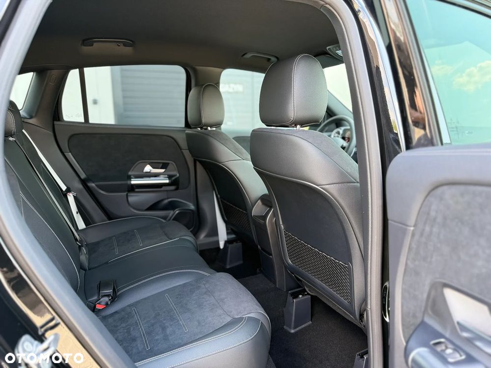 Mercedes-Benz GLA - 26