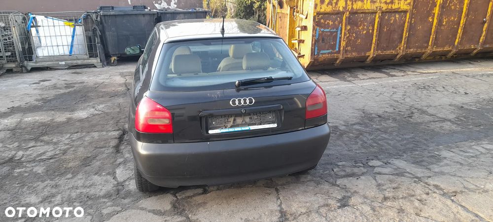 zderzak tylny  AUDI A3 8L - 1