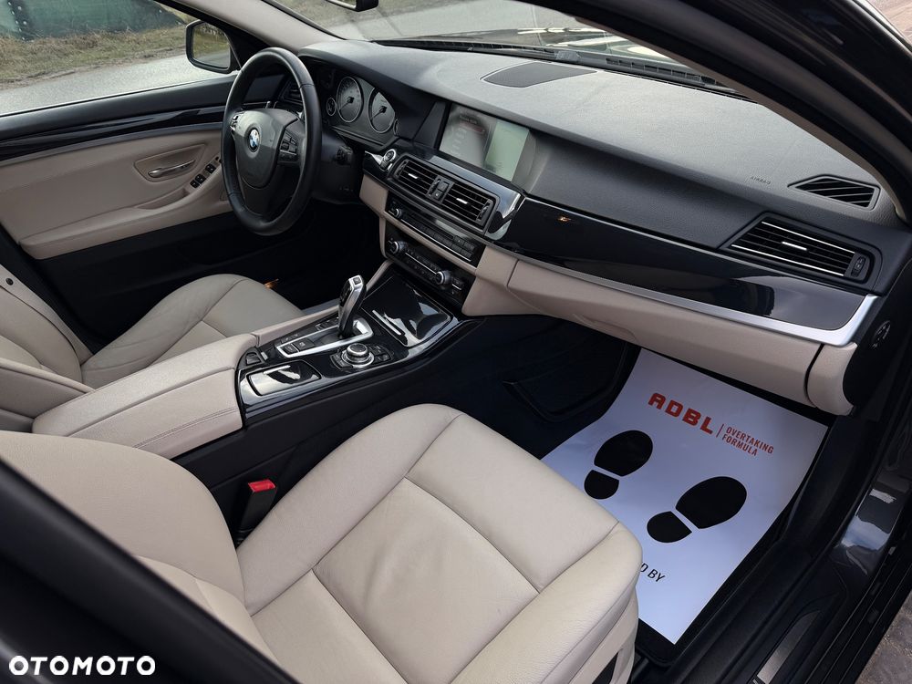 BMW Seria 5 528i xDrive Sport-Aut Luxury Line - 8