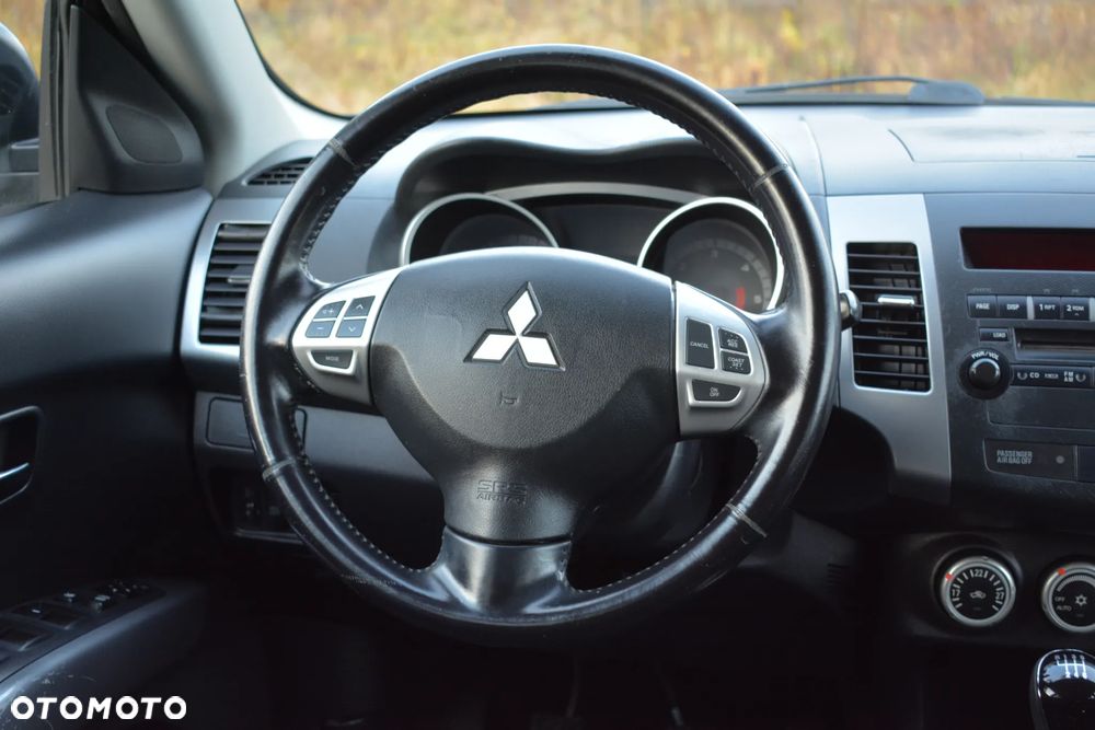 Mitsubishi Outlander - 6