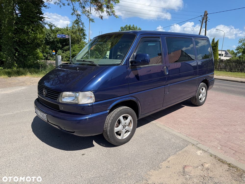 Volkswagen Caravelle - 2