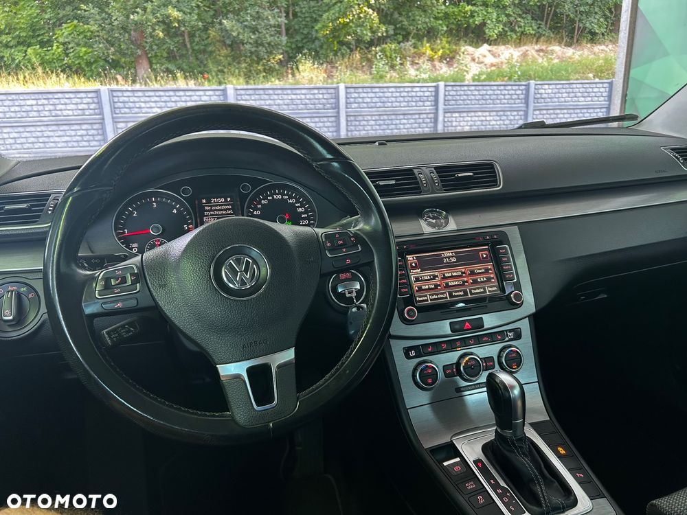 Volkswagen Passat - 10